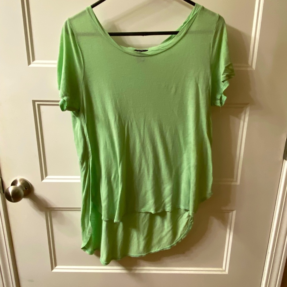 Green, lightweight, high/low tee, size Medium, Rue 21